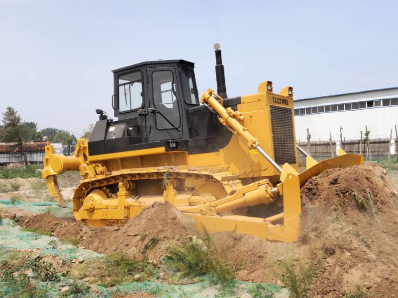 220 hp bulldozer with optional attachment 