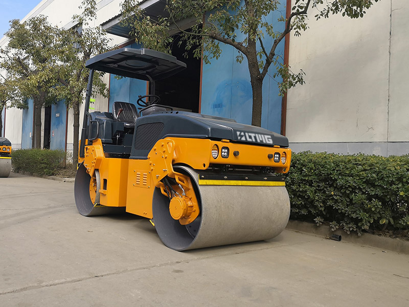 4.5 Tons Double Drum Vibratory Roller With Top Roof