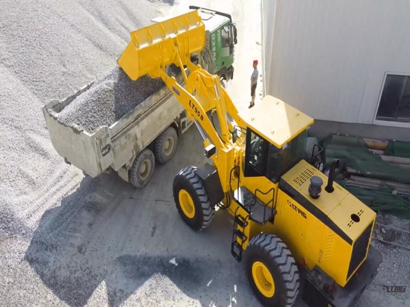 LTMG 5-Tonnen-Radlader bei der Arbeit im Sandfeld – Machen Sie das Laden intelligenter