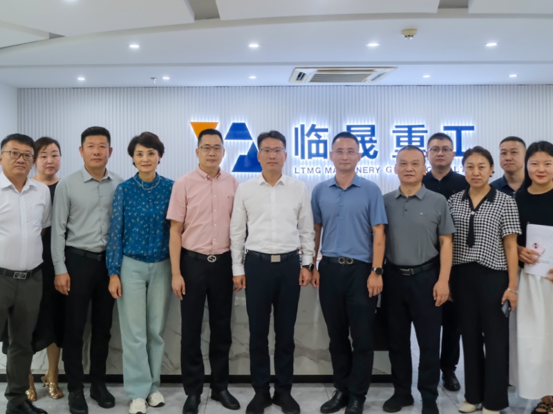 Neue Horizonte in Zentralasien erkunden: Delegation der Präfektur Tacheng besucht LTMG Group, um über die globale Expansion von Baumaschinen zu diskutieren